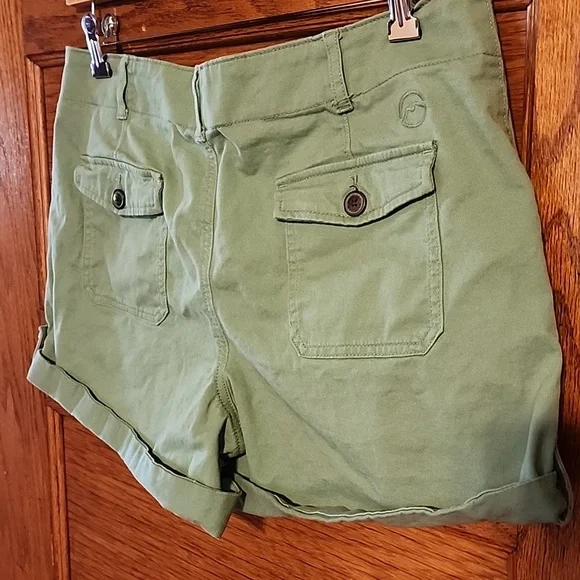 Magellan shorts - Picture 4 of 6